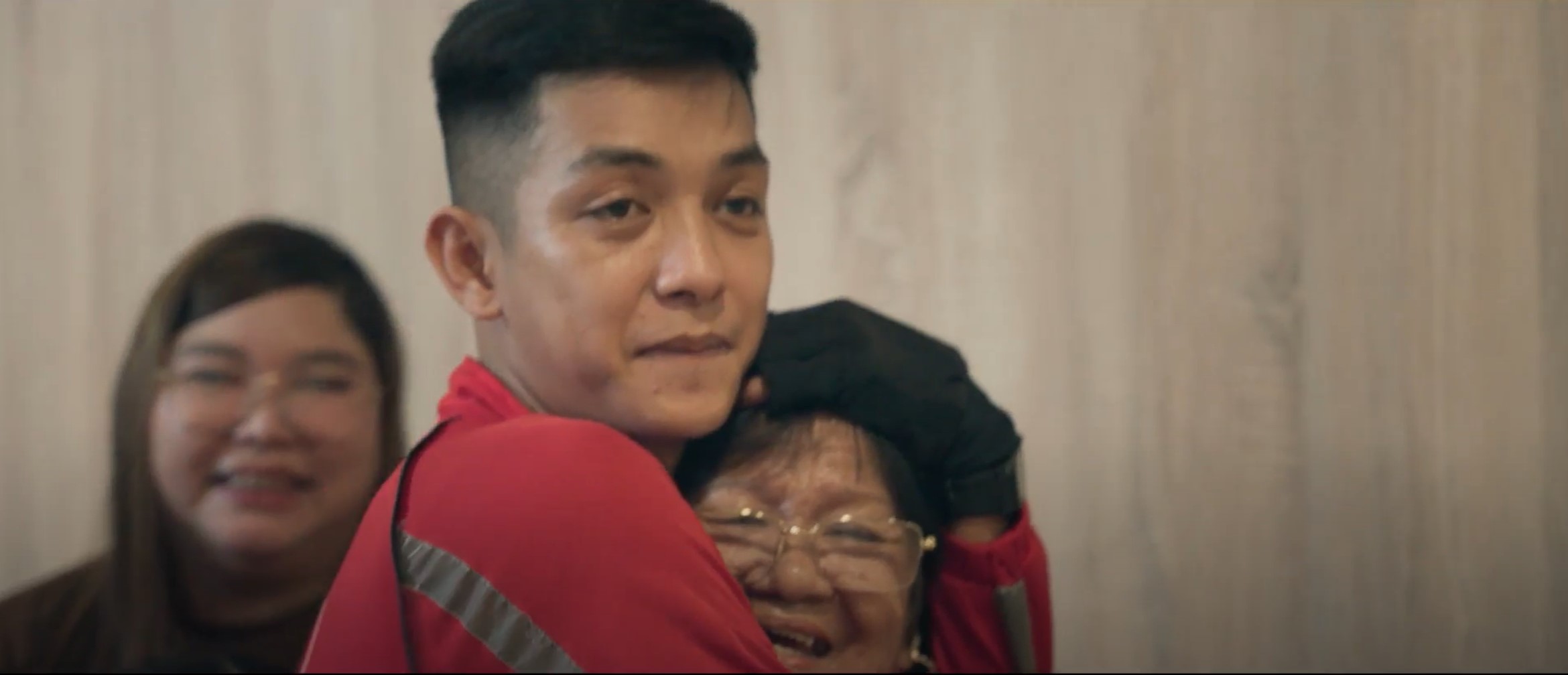 McDonald’s surprises delivery riders for McDeliverback! - Where is Ed Uy?
